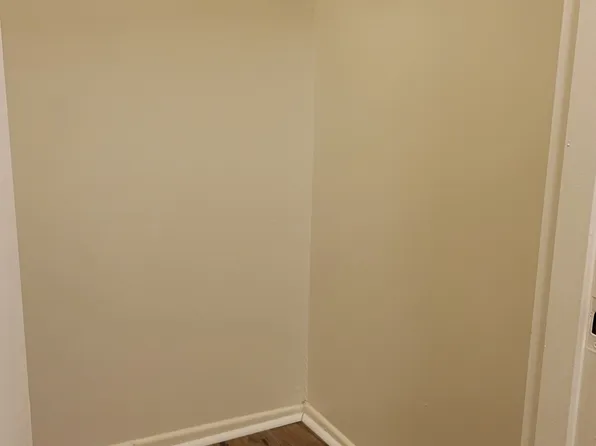 992 Broadway image 3 of 10