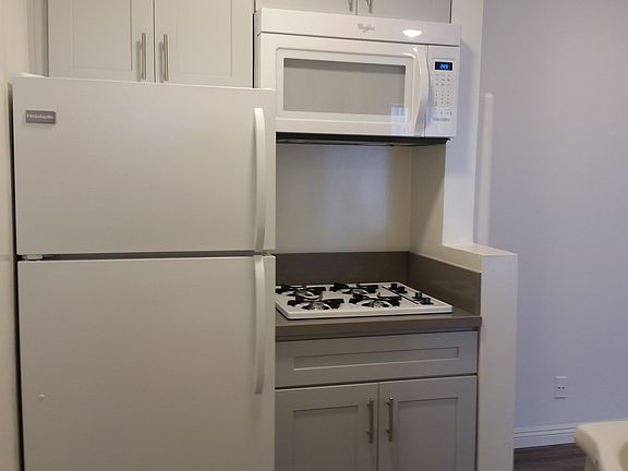4th image of 3755 Mentone Ave APT 8
