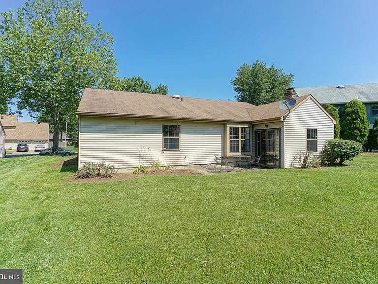31 W Oleander Dr — Photo 3