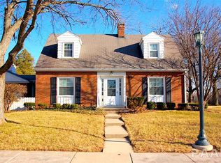 219 W Stratford Dr, Peoria, IL