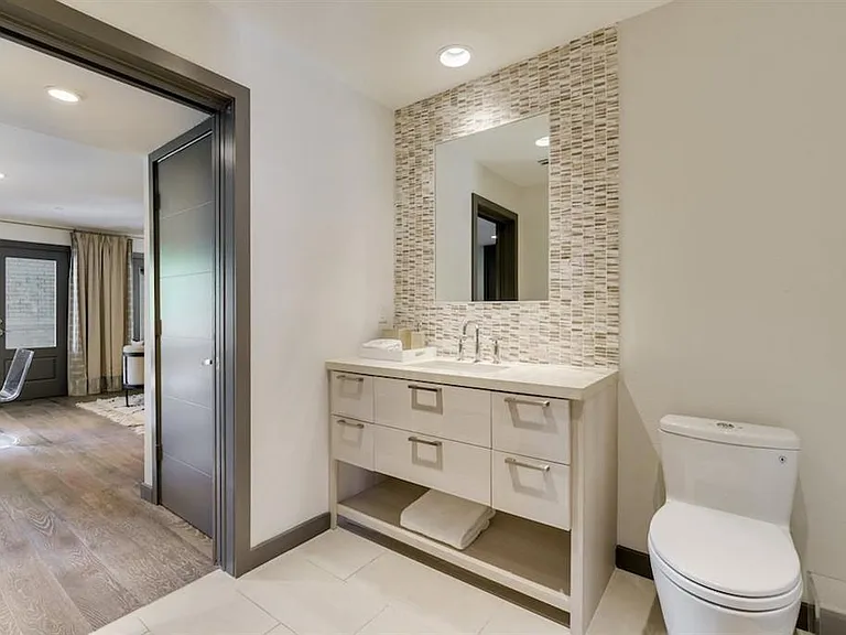 1410 Hyde Park Blvd #101 — Photo 22