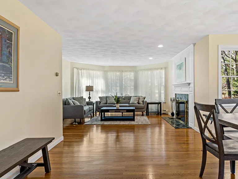25 Dale Hill Dr — Photo 8