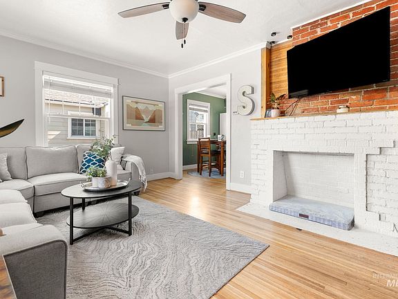 4th image of 907 3rd St