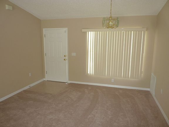 2nd image of 9 Lancelot Dr