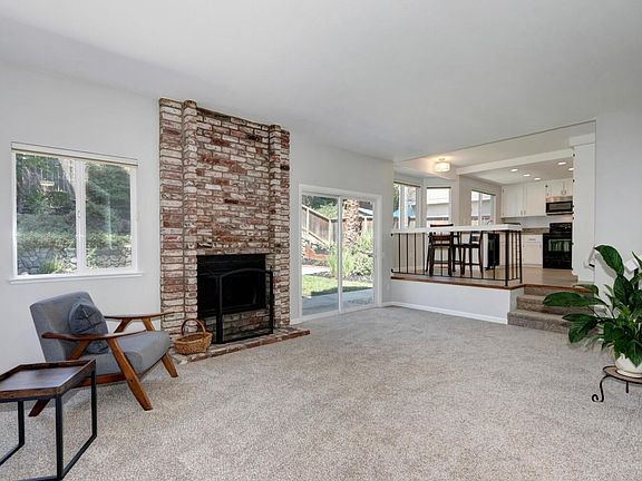 3rd image of 8233 Woodlake Hills Dr