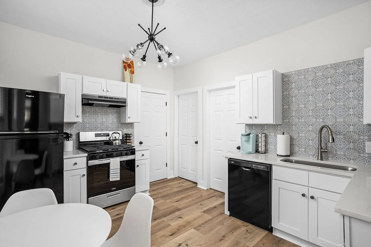 2 bed, 2.0 bath, $3,201 — Photo 4