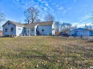 301 S Curtis St, Edinburg, IL 62531