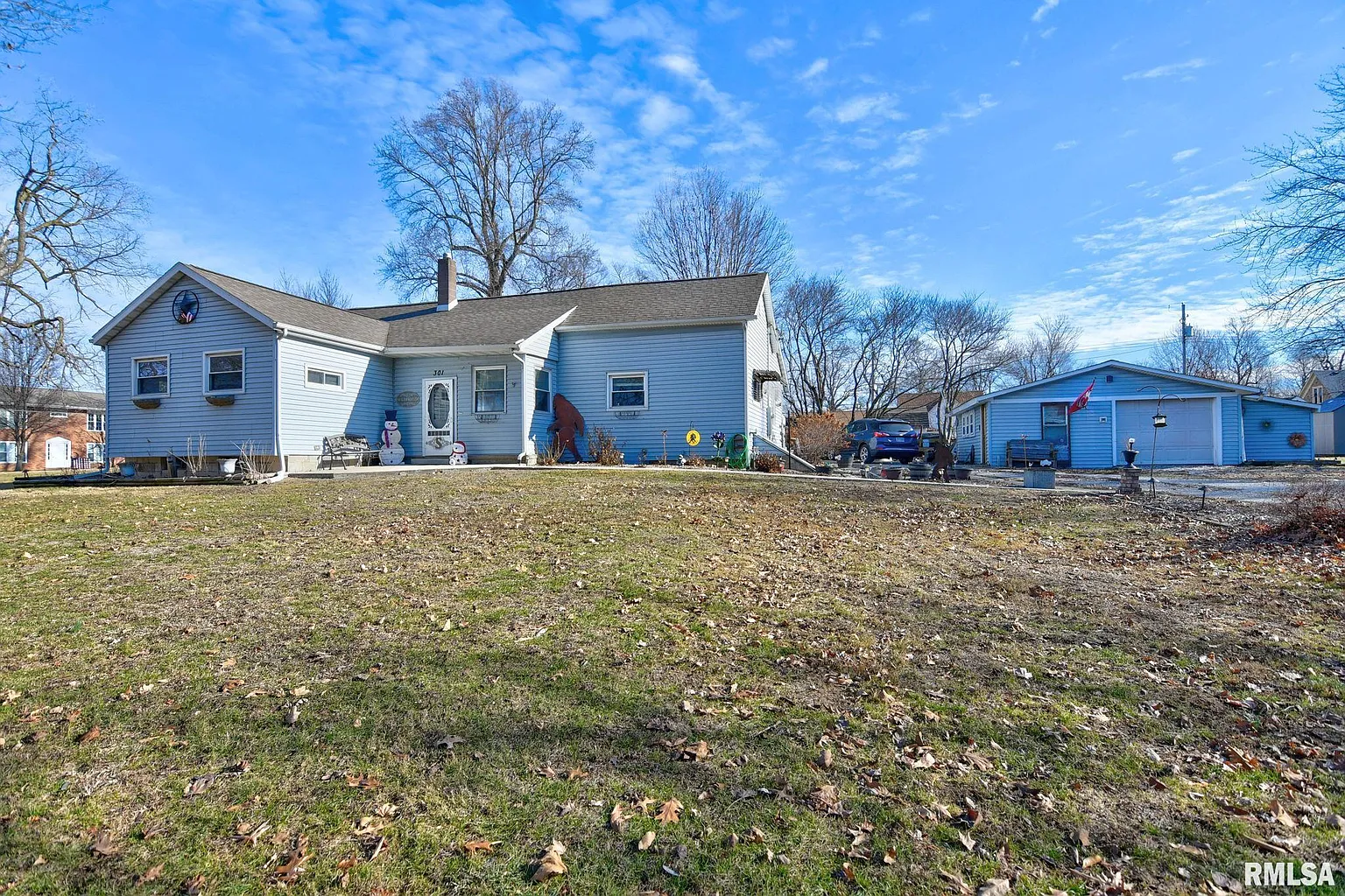 301 S Curtis St photo 1