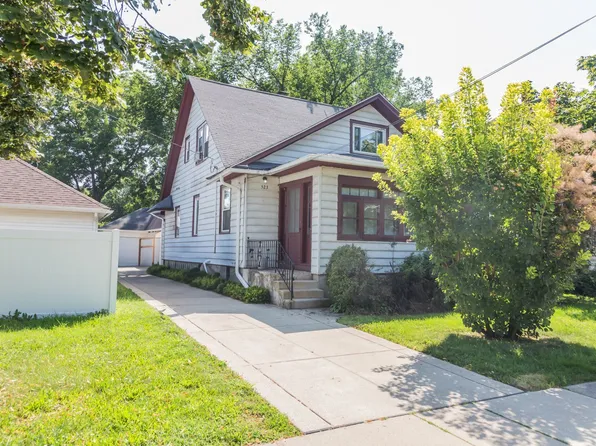 523 N Liberty St, Elgin, IL 60120