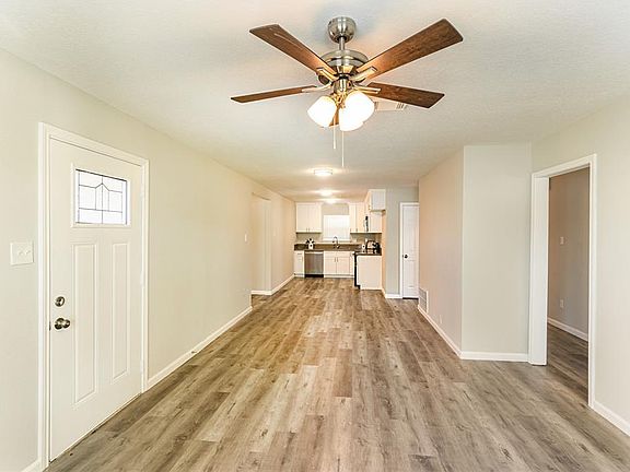 4th image of 6075 Doulton Dr