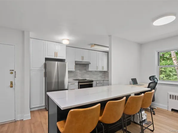 310 N State Road #1C, Briarcliff Manor, NY 10510