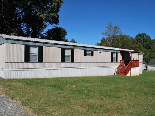 126 Liberty Cir, Mocksville, NC 27028