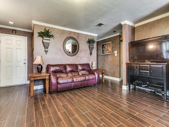 5th image of 1308 Water Lily Dr