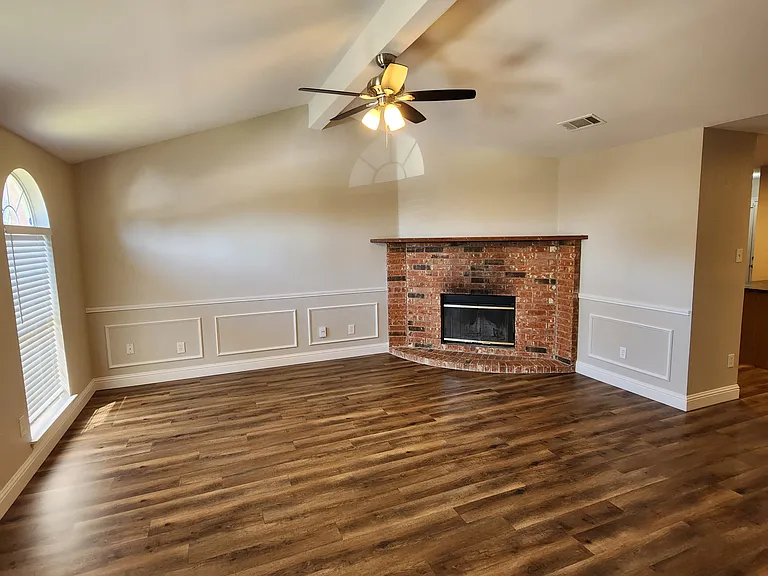 607 Hollyberry Dr — Photo 1