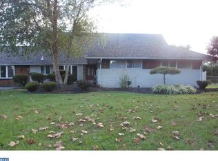 60 Red Rose Way, Levittown, PA 19056