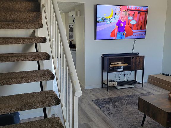 2nd image of 49 Lakeview Cir