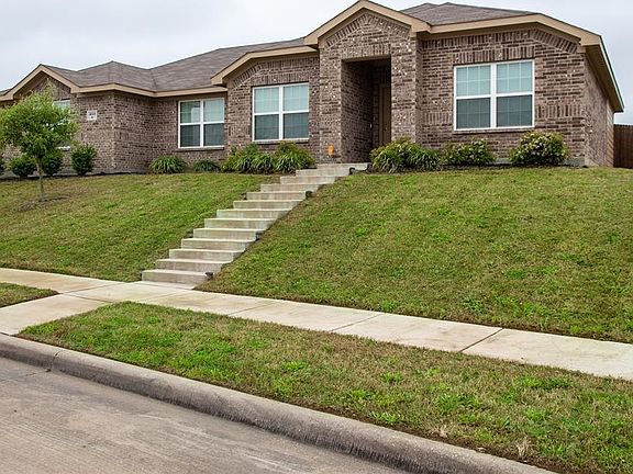 3rd image of 4010 Meadow Canyon Dr
