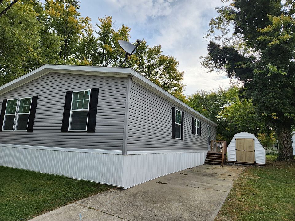 2nd image of 10800 Valette Cir W #108