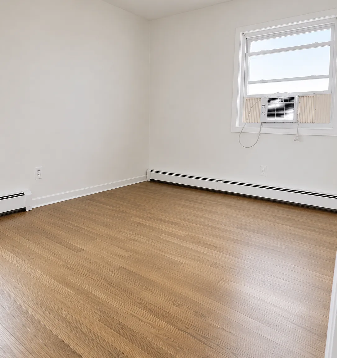 3 bed, 1100 sqft, $3,000 — Photo 2