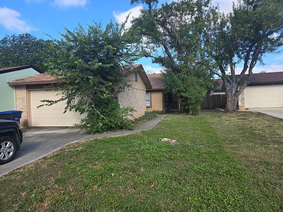 1st image of 11827 Country Springs St
