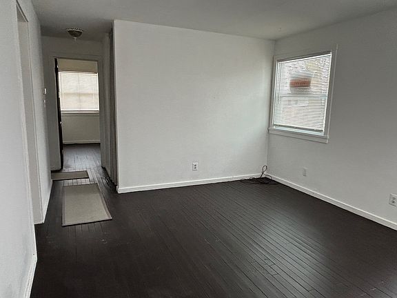 4th image of 2810 Clayton Ct