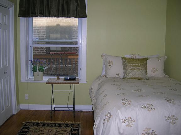 5th image of 877 W Cornelia Ave #3