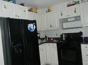 4th image of 45 Sycamore Dr