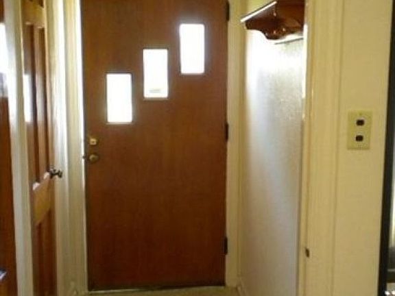 3rd image of 26090 Oriole Ave