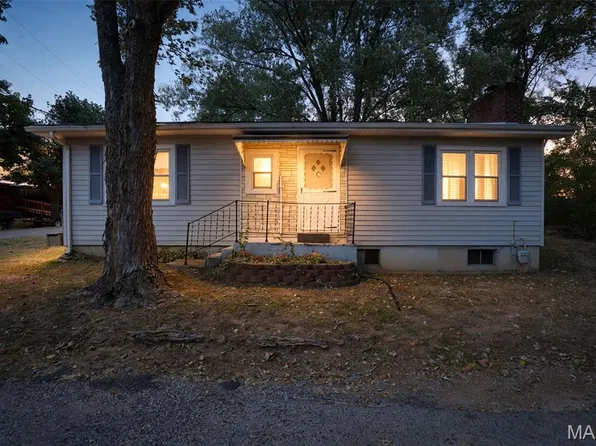 5935 Maple St, Park Hills, MO 63601