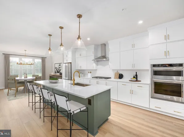 22141 Midmoore Dr, Ashburn, VA 20148