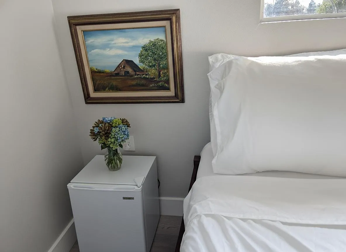 4 bed, 4.0 bath, 1600 sqft, $1,321 — Photo 2