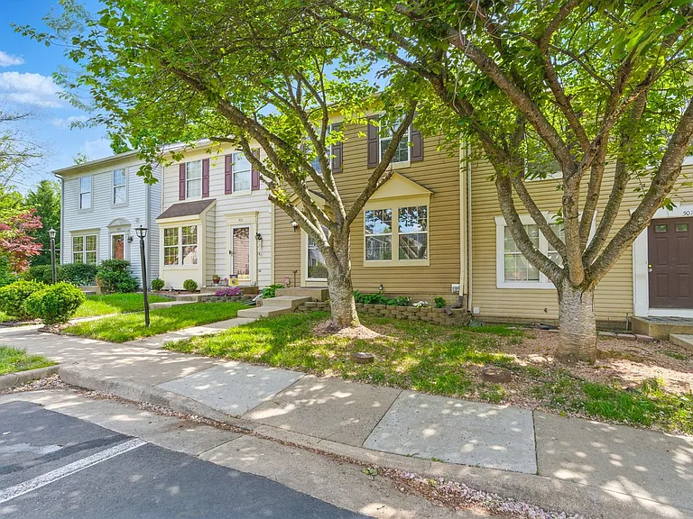 505 Knollwood Ct — Photo 32