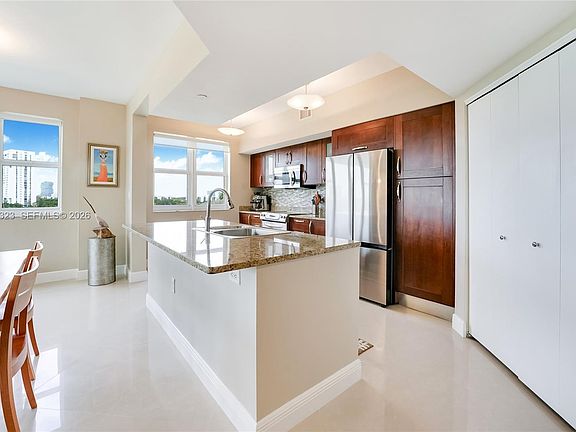 4th image of 19900 E Country Club Dr APT 702