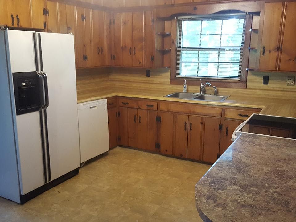 2nd image of 232 Maple Grove Rd NW
