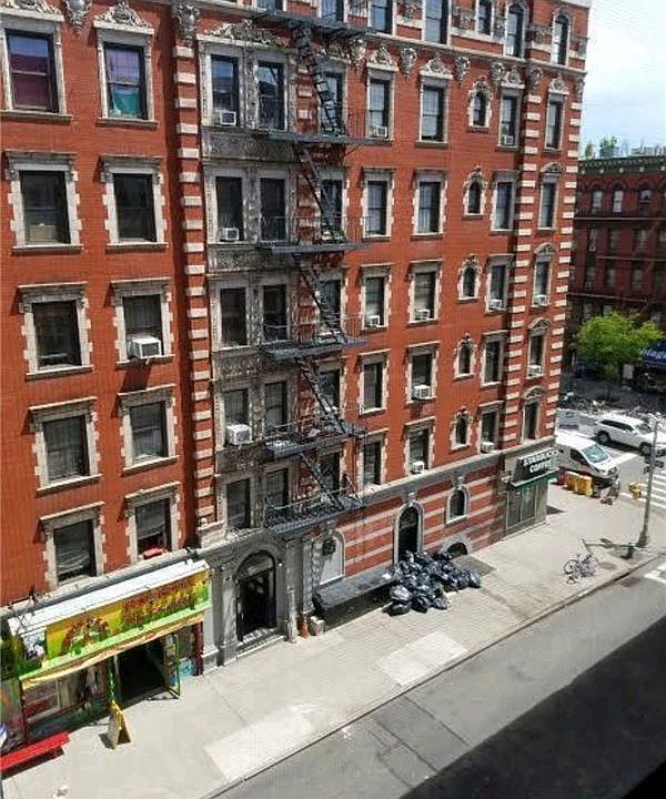 1st image of 240 E 9th St APT 10