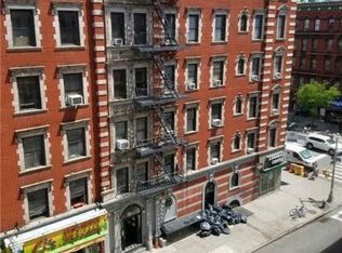 240 E 9th St APT 10, New York, NY 10003