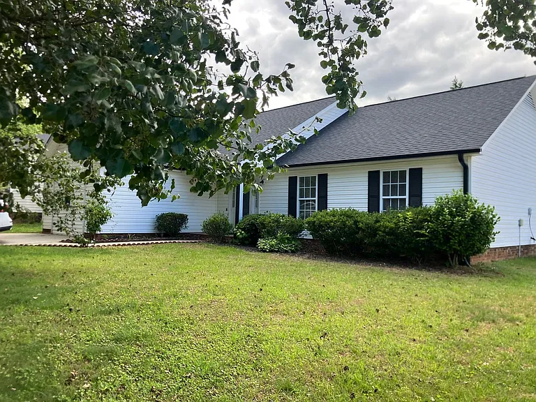 1711 Saint Charles Ln — Photo 1