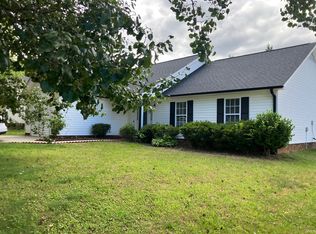 1711 Saint Charles Ln, Greensboro, NC 27405