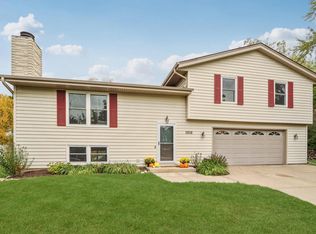 2808 Comanche Ct S, Waukesha, WI 53188