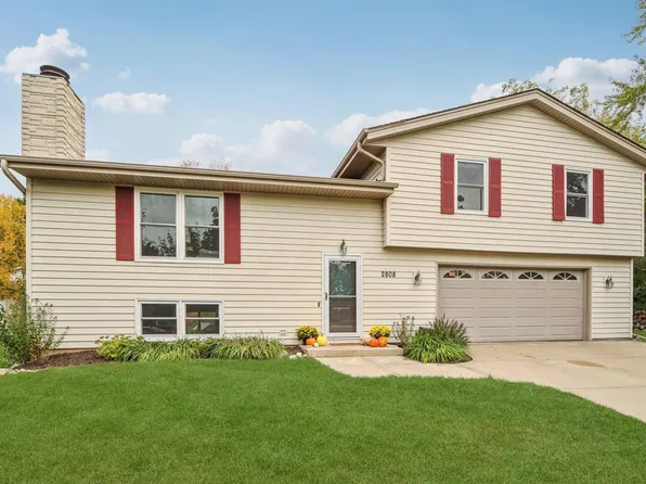 2808 Comanche COURT SOUTH South, Waukesha, WI 53188