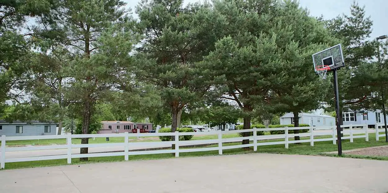 Marion Village — Photo 1