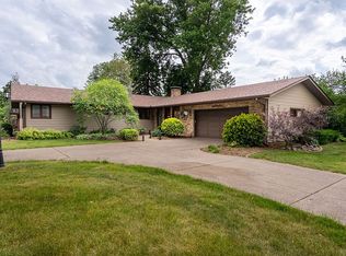 4220 Rodeo Rd, Davenport, IA 52806