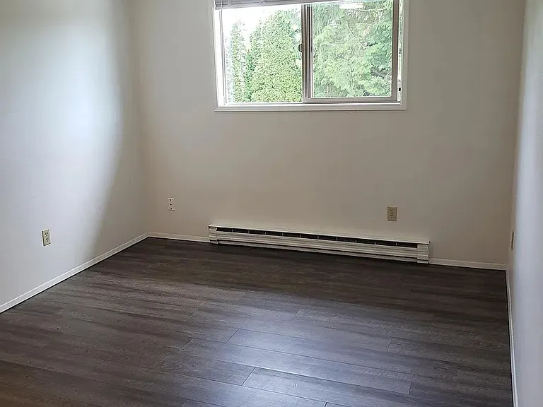 2300 Broadway St — Photo 7