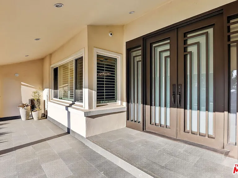 4186 Regal Oak Dr — Photo 2