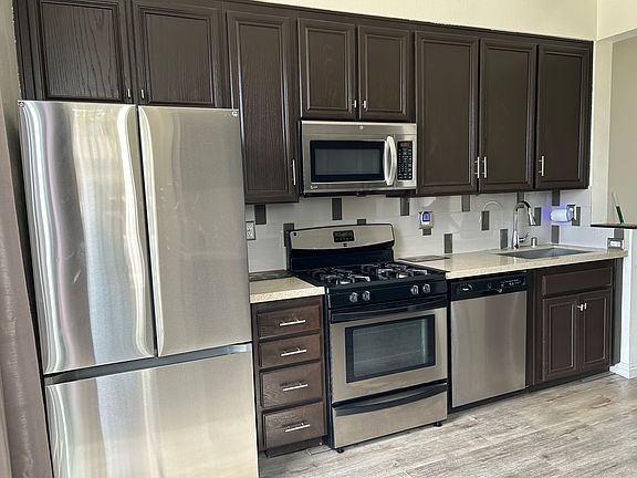 2nd image of 2309 Lago Ventana
