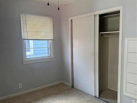 5th image of 1139 Yale Ave