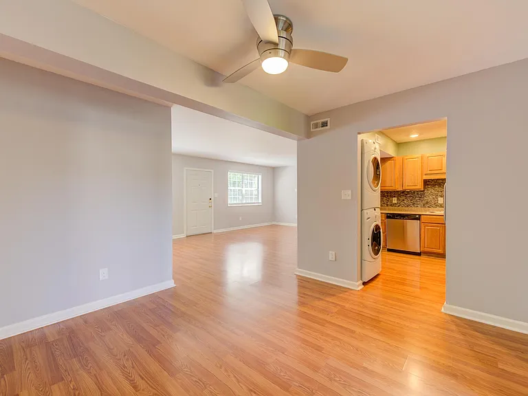 1547 E Swan Cir — Photo 7