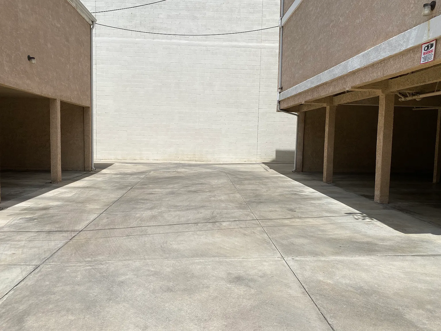 33 S Marguerita Ave — Photo 3