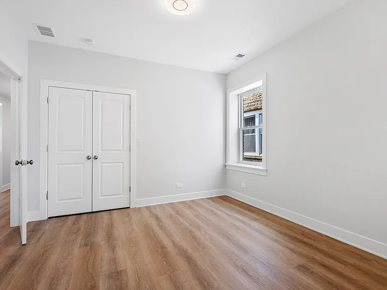 6423 N Washtenaw Ave #4 — Photo 11