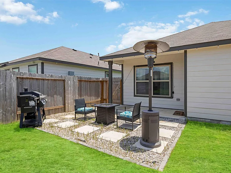 10527 Meadow Saffron Dr — Photo 24